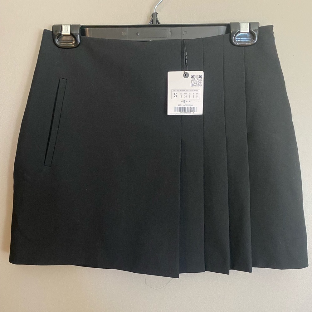 NWT Zara Skirt / Skort Mini Pleated Size S